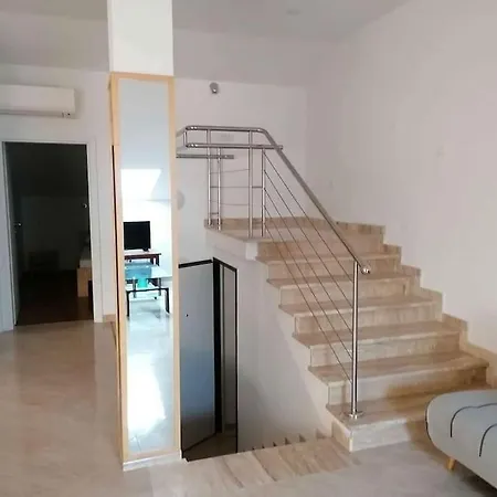 Comfortable Seaview App דירה